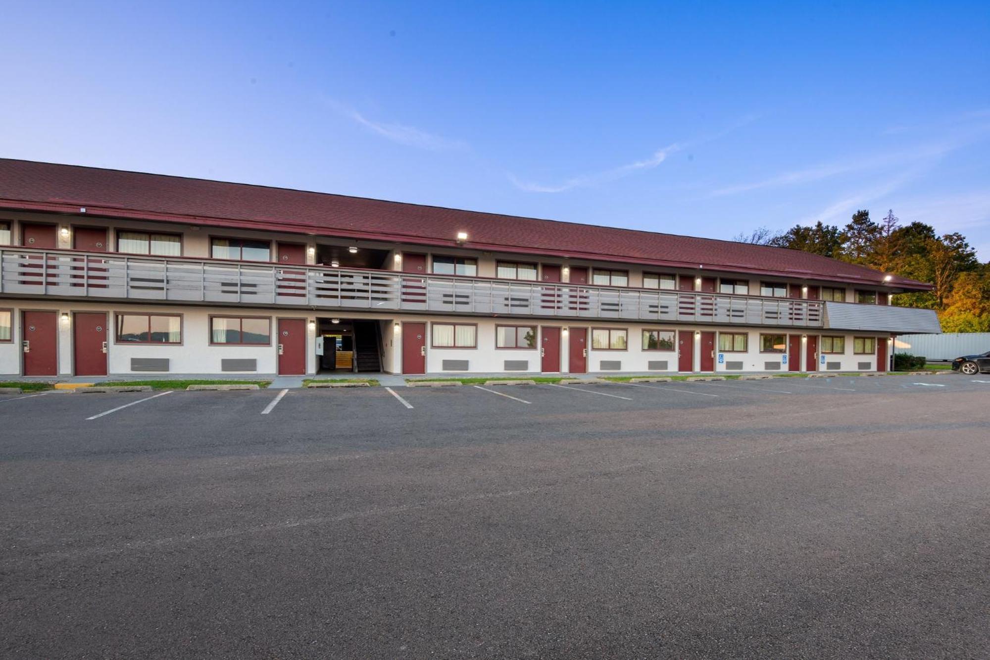 Red Roof Inn Binghamton - Johnson City Exterior foto